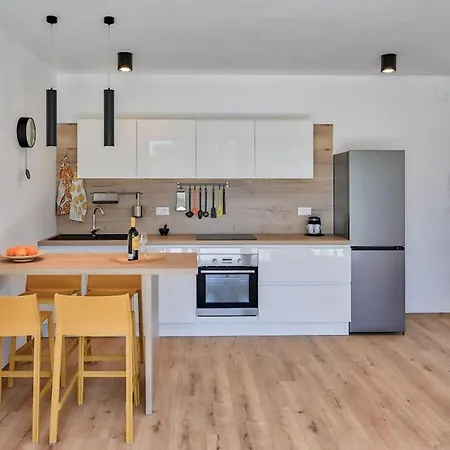 Solis With Heated Pool Villa *