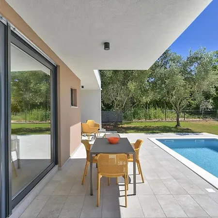 Solis With Heated Pool * Ližnjan