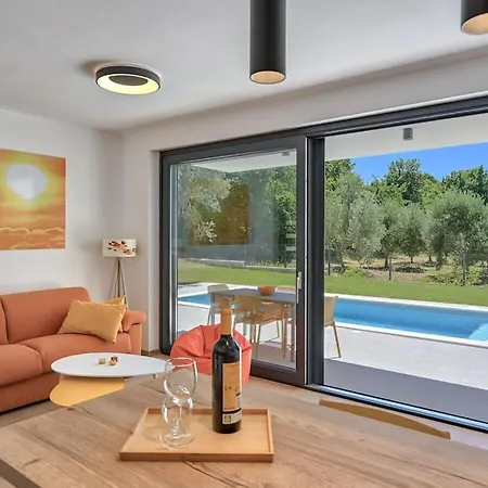 Solis With Heated Pool Villa
