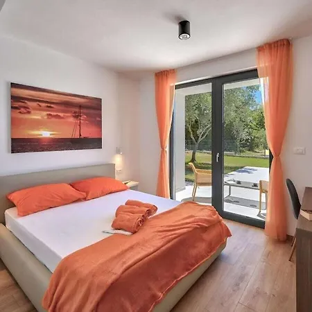 Villa Solis With Heated Pool