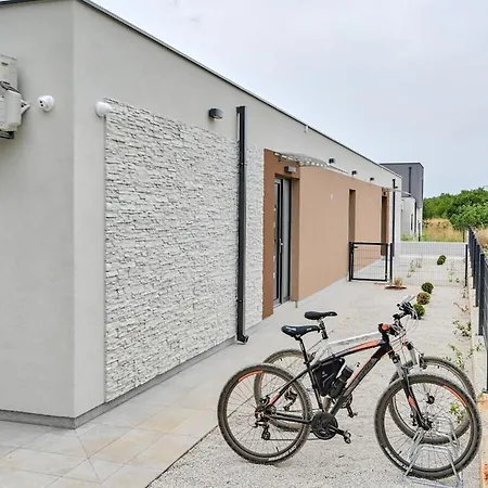 Villa Solis With Heated Pool Liznjan
