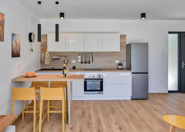 Solis With Heated Pool Villa *