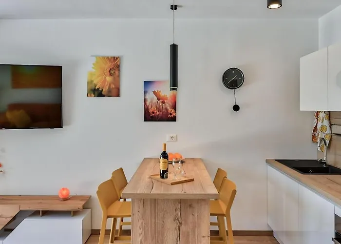 Solis With Heated Pool Villa