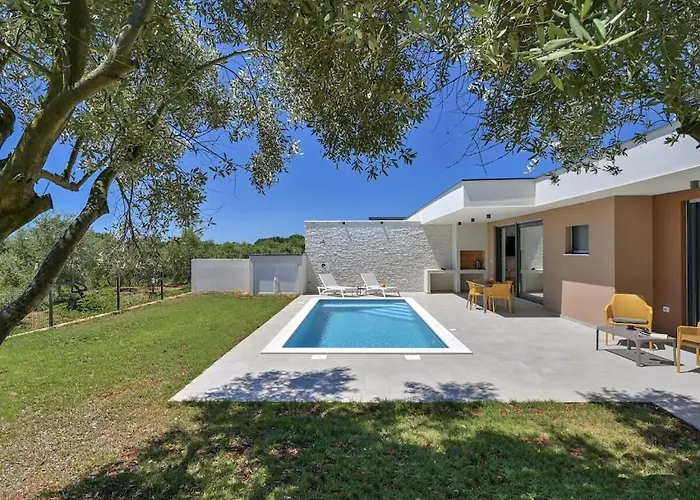 Villa Solis With Heated Pool Ližnjan