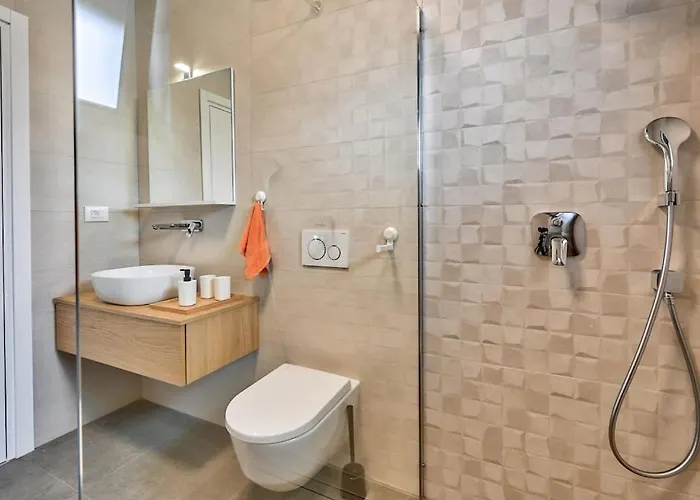 Solis With Heated Pool Villa *