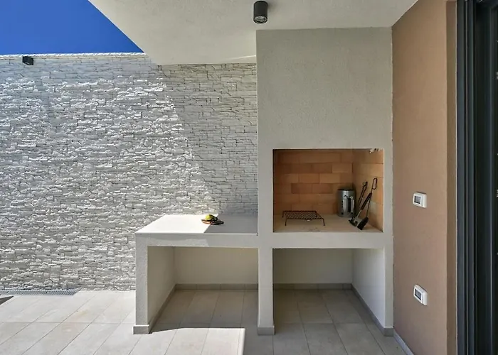 빌라 Solis With Heated Pool Ližnjan