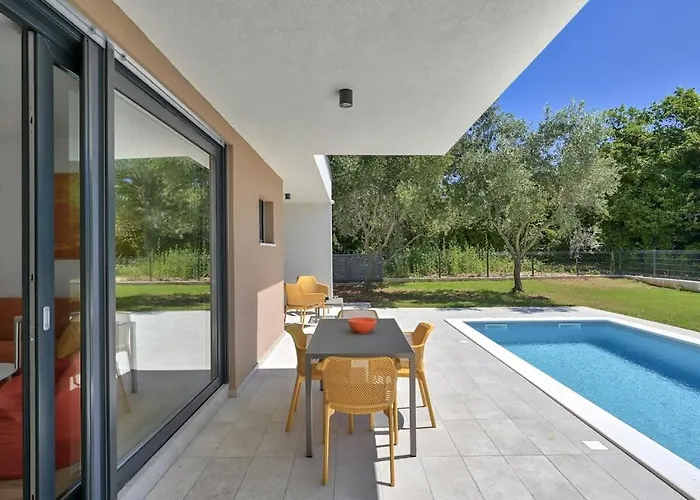 Solis With Heated Pool * Ližnjan