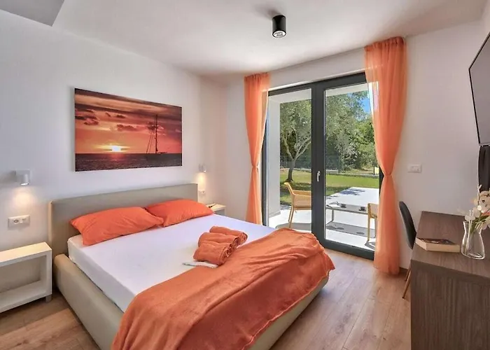 빌라 Solis With Heated Pool